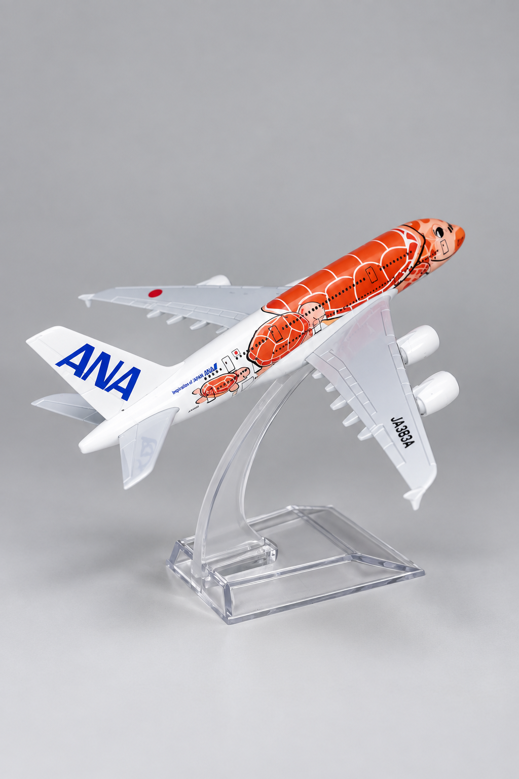 Miniatura de avião ANA Turtle Orange A380 (1:450), vista traseira