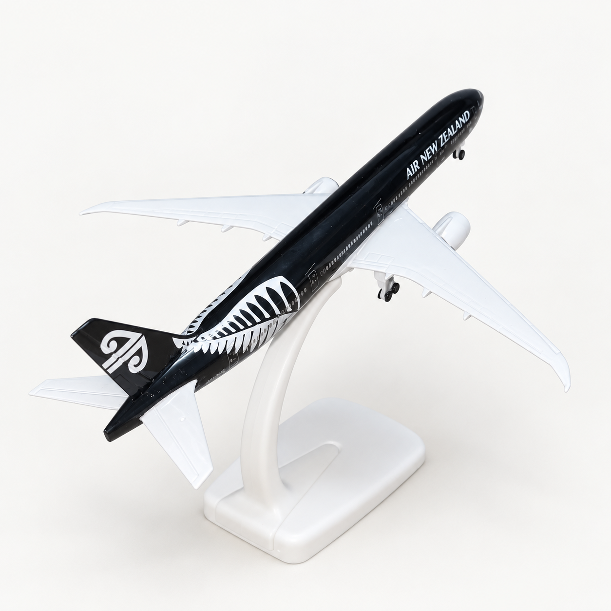 Miniatura de avião New Zealand Black B777 (1:400), fotografia do produto 2