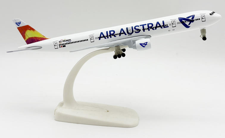 Air Austral B777 · 20 cm, fotografía verificada por tipo de peana