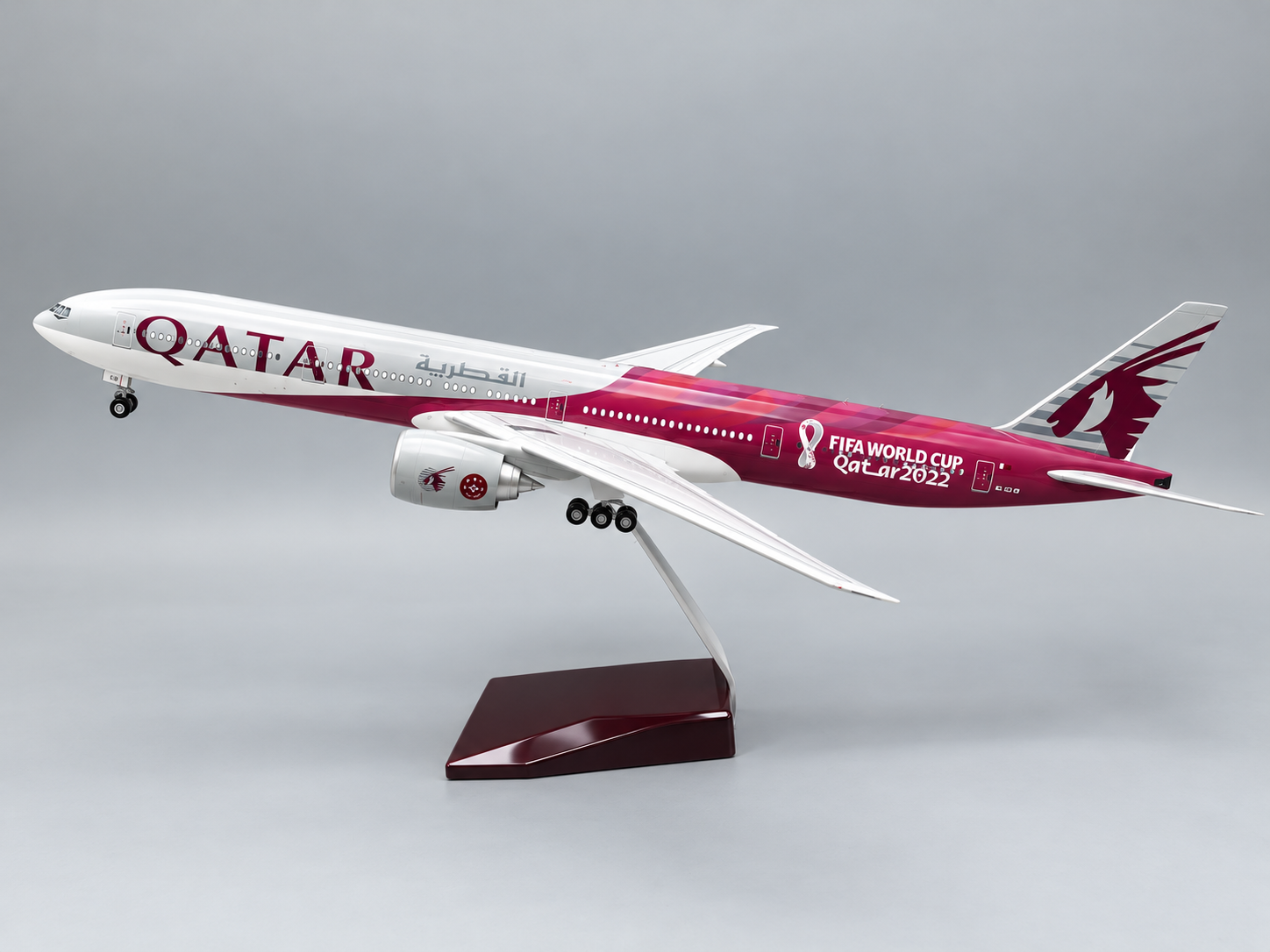 Maqueta Qatar FIFA Copa Mundial B777 (47 cm LED) (47 cm) · vista 1