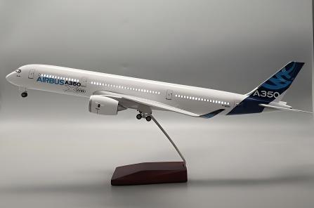Miniatura de avião Airbus XWB Fibra Carbono A350 (47 cm LED) · miniatura de avião